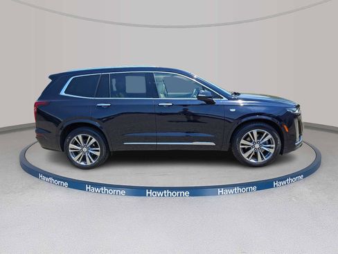 Used 2022 Cadillac XT6 Premium Luxury w/ Technology Package AWD/4WD image 7