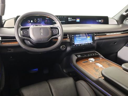 New 2026 Lincoln Navigator L Black Label AWD/4WD image 2