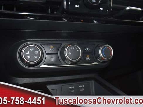 Used 2025 Nissan Kicks SV w/ Interior Electronics Package FWD image 32