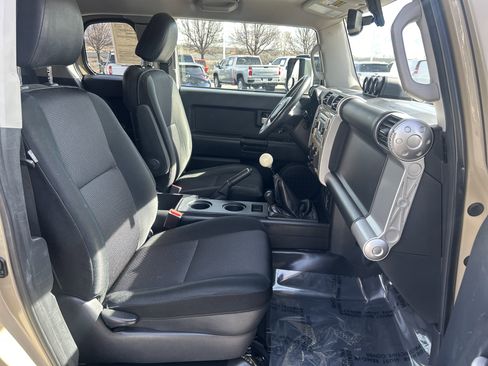Used 2012 Toyota FJ Cruiser 4WD w/ Convenience Pkg image 24