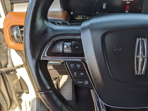 Used 2022 Lincoln Nautilus Reserve image 32