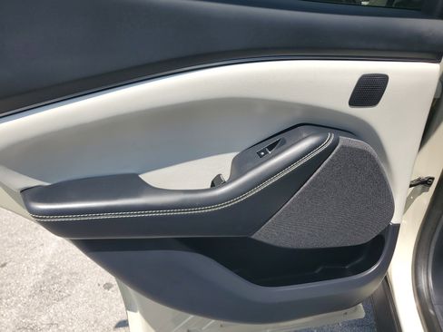 Used 2025 Ford Mustang Mach-E Premium RWD image 27