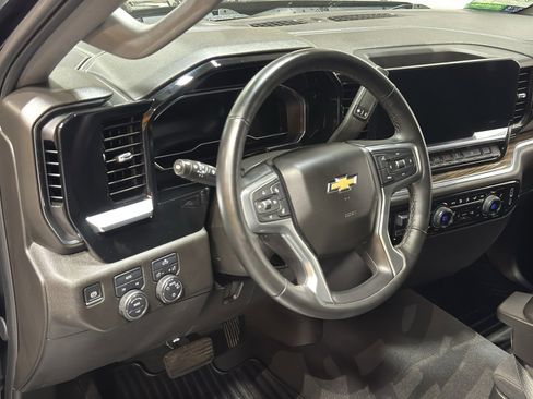 Used 2025 Chevrolet Silverado 1500 LT image 16