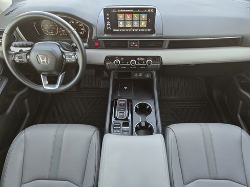 Certified 2025 Honda Pilot Touring image 22