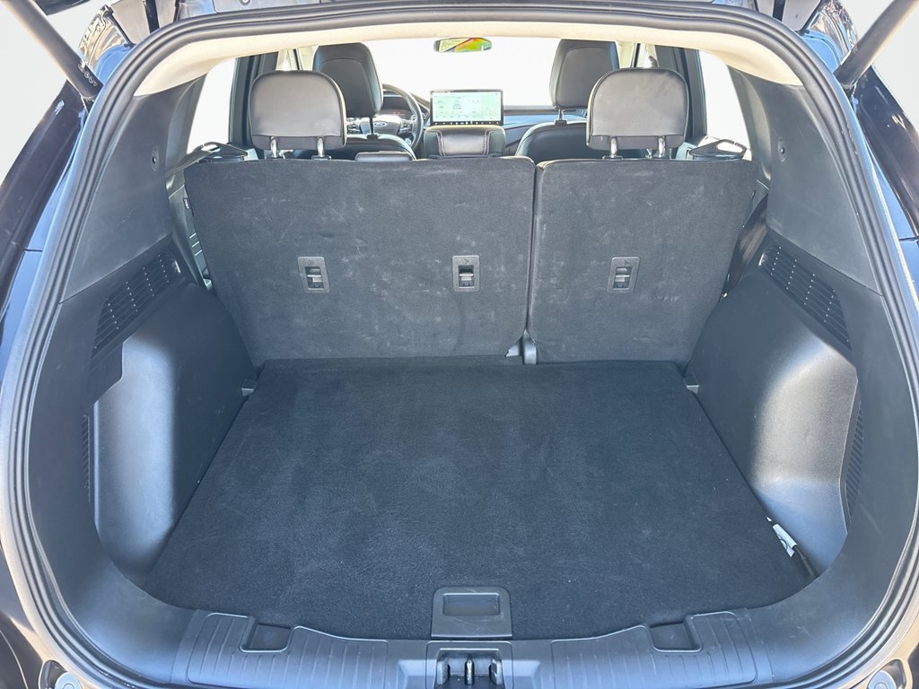 Used 2025 Ford Escape SE FWD image 11