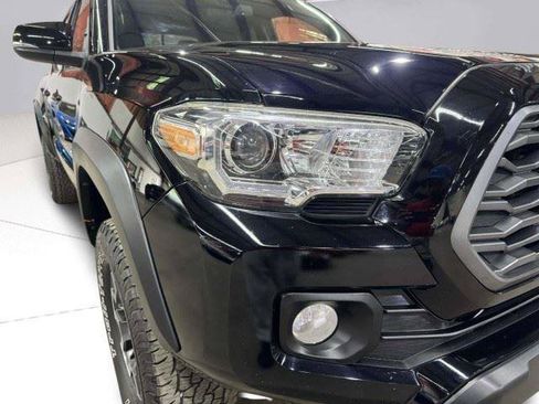 Used 2020 Toyota Tacoma TRD Off-Road w/ Technology Package AWD/4WD image 11