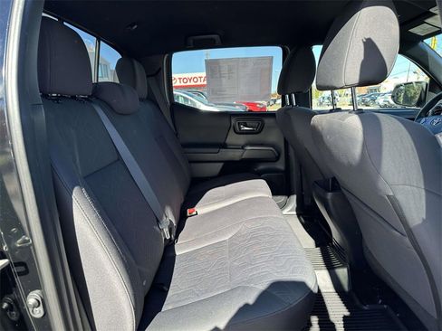 Used 2019 Toyota Tacoma TRD Sport image 16