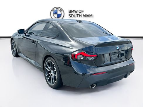 Used 2025 BMW 230i Coupe w/ Convenience Package RWD image 5