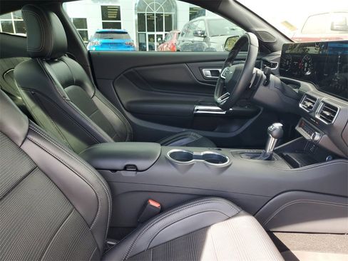 Used 2024 Ford Mustang GT Premium image 31