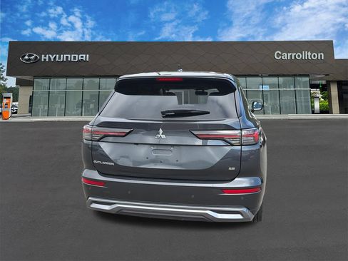Used 2025 Mitsubishi Outlander SE FWD image 6