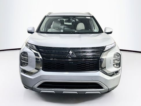 Used 2024 Mitsubishi Outlander SEL AWD/4WD image 2