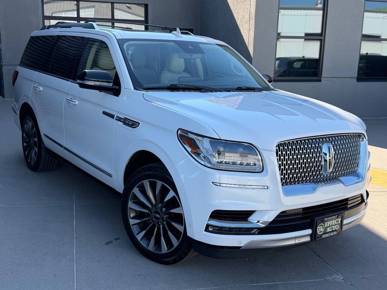 Used 2021 Lincoln Navigator Reserve w/ Luxury Package AWD/4WD image 6