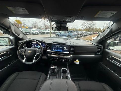 Used 2023 Chevrolet Silverado 1500 LT w/ Z71 Off-Road Package image 28
