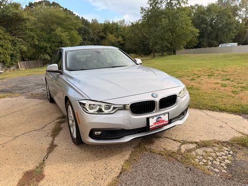 Used 2018 BMW 320i xDrive Sedan image 10