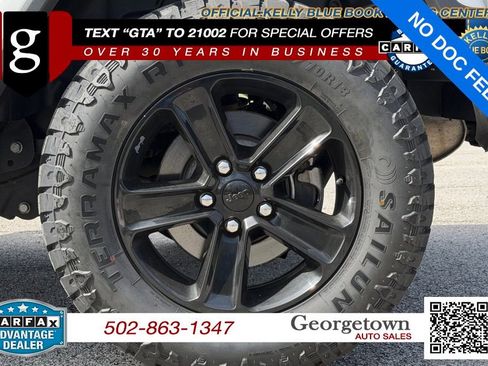Used 2021 Jeep Wrangler Unlimited Sahara AWD/4WD image 30