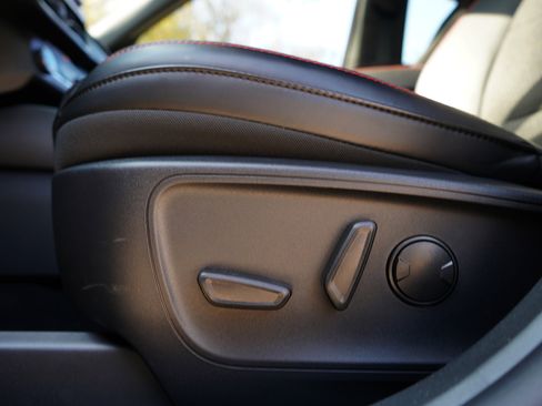 Used 2025 Ford Escape ST-Line image 40