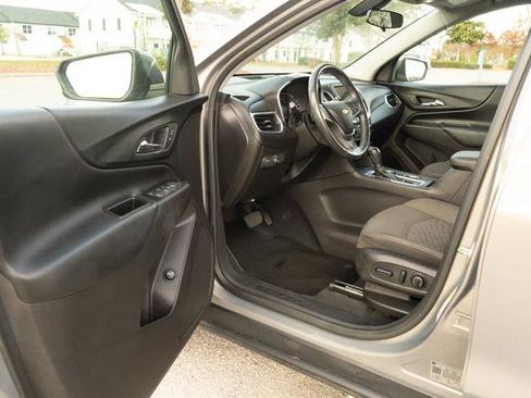 Used 2019 Chevrolet Equinox LT image 11