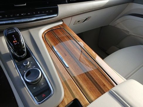 Used 2021 Cadillac Escalade Premium Luxury Platinum image 32