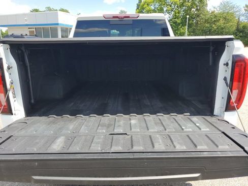 Used 2023 GMC Sierra 1500 AT4 w/ AT4 Premium Package AWD/4WD image 9
