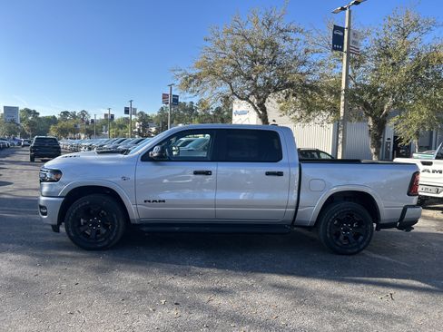 New 2026 RAM 1500 4x4 Crew Cab image 4