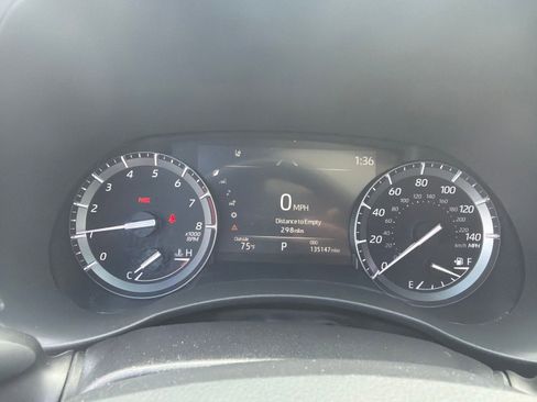 Used 2021 Toyota Highlander XSE FWD image 12