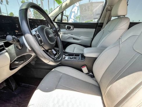 Certified 2025 Kia Sorento EX FWD image 18
