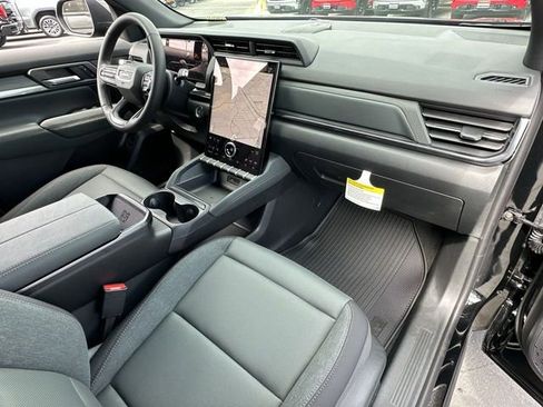New 2026 GMC Terrain AT4 AWD/4WD image 30