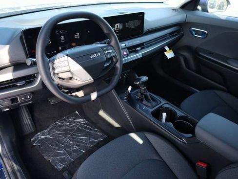 New 2025 Kia K4 LXS image 12