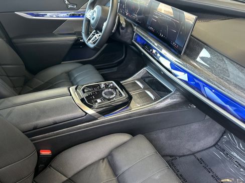 Used 2024 BMW 740i w/ Premium Package RWD image 14