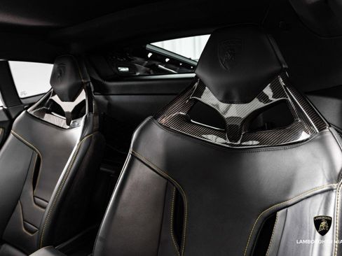 Used 2022 Lamborghini Huracan EVO image 33