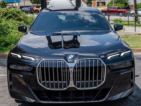 Used 2023 BMW 740i RWD image 2