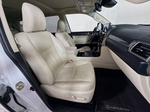 Certified 2022 Lexus GX 460 Luxury w/ Off Road Package AWD/4WD image 29