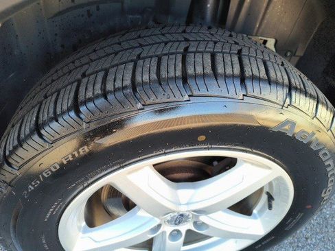 Used 2016 Ford Explorer XLT w/ Equipment Group 201A image 8