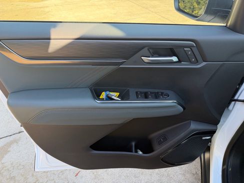 New 2026 GMC Acadia AT4 w/ Luxury Package image 9