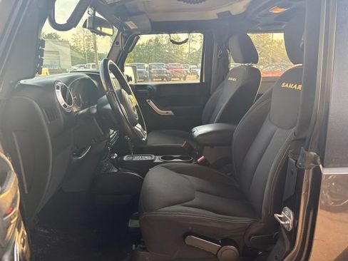 Used 2014 Jeep Wrangler Sahara w/ Dual Top Group AWD/4WD image 9