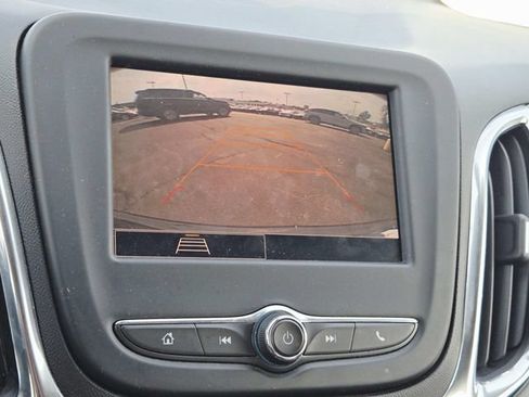 Used 2022 Chevrolet Equinox LS w/ LS Convenience Package FWD image 14