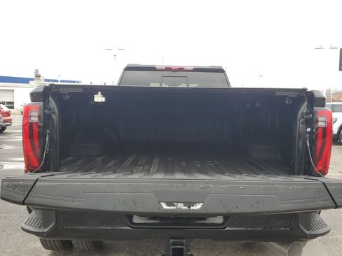 New 2026 GMC Sierra 3500 Denali w/ Denali Reserve Package AWD/4WD image 11
