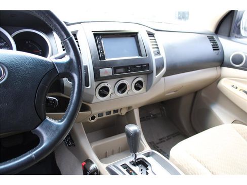 Used 2011 Toyota Tacoma 4x4 Double Cab image 23