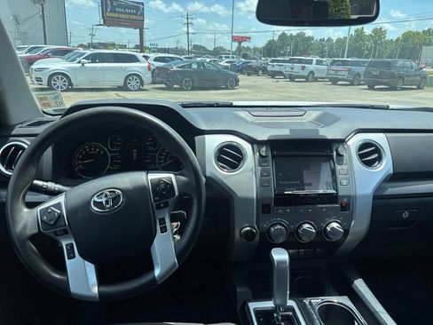Used 2019 Toyota Tundra SR5 w/ SR5 Upgrade Package AWD/4WD image 13