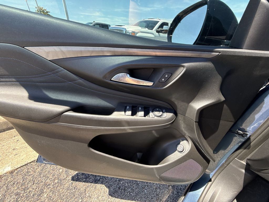 Used 2024 Buick Envista Sport Touring w/ Convenience I Package FWD image 30