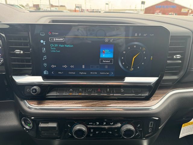 Used 2024 Chevrolet Silverado 1500 LT Trail Boss w/ Protection Package AWD/4WD image 10