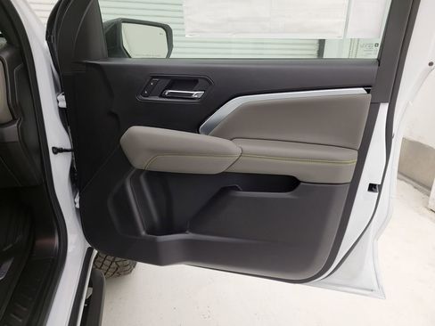 New 2026 Chevrolet Colorado ZR2 w/ Technology Package image 40