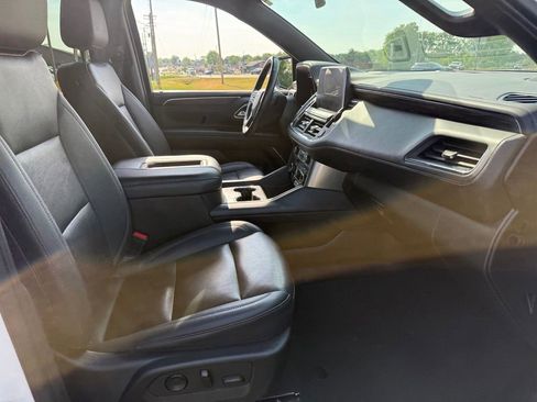 Used 2022 Chevrolet Tahoe Z71 w/ Luxury Package AWD/4WD image 12
