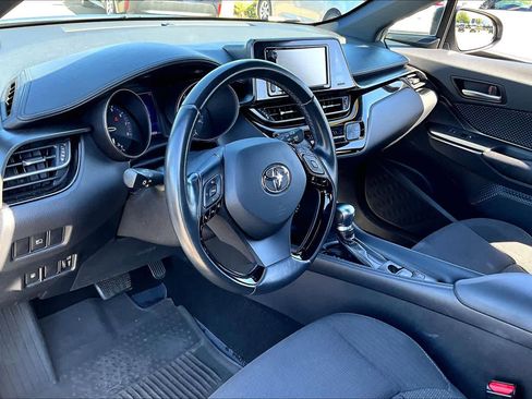 Used 2018 Toyota C-HR XLE FWD image 17