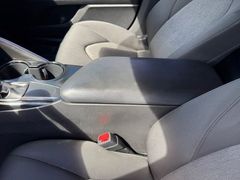 Used 2019 Toyota Camry LE w/ Carpet Mat Package FWD image 14