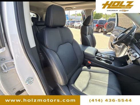 Used 2025 Honda Pilot Touring image 28
