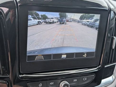 Used 2021 Chevrolet Traverse LT FWD image 14