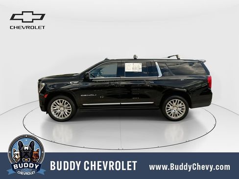 Used 2023 GMC Yukon XL Denali AWD/4WD image 5
