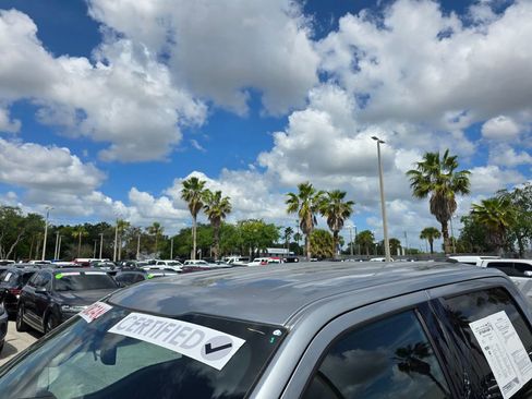 Used 2023 Ford F150 Lariat AWD/4WD image 13