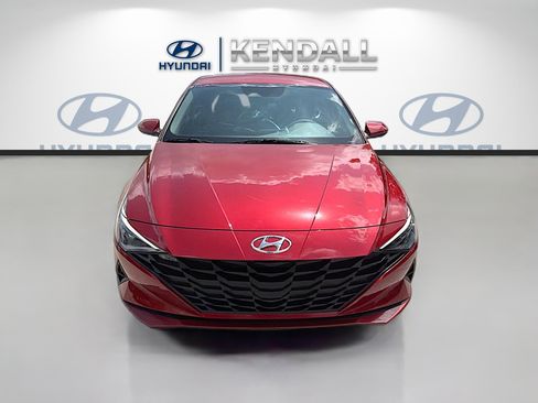 Used 2023 Hyundai Elantra SEL FWD image 2